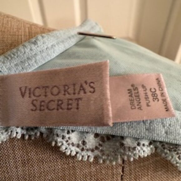Lovely lacey ice blue Victoria secret Bra size 38C with underwire - Picture 3 of 3